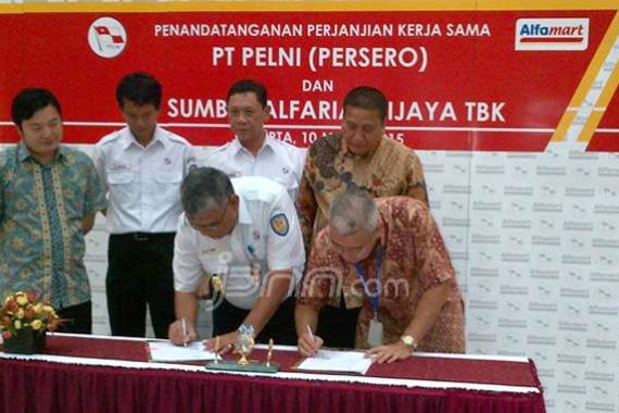 Berlayar dengan Kapal Pelni, Penumpang Bisa Sambil Belanja di Alfamart - JPNN.COM