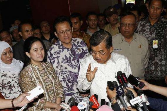 Menko PMK Dorong Aparat Lebih Cekatan Hadir di Tengah Korban Bencana - JPNN.COM