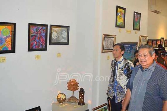 Mampir ke Eks Sekolahnya, SBY Kangen Teman Lama, Bicara Batu Akik - JPNN.COM