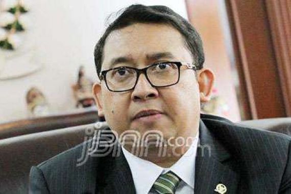 Fadli Zon Sebut Menkumham Operator Politik - JPNN.COM