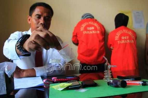 PNS Pesta Sabu Terancam Minimal 4 Tahun Penjara - JPNN.COM