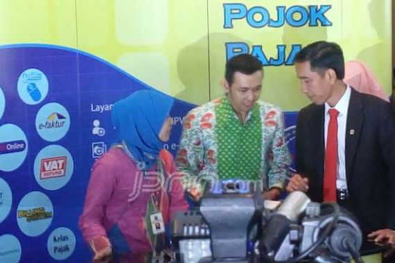 Setor SPT, Jokowi Langsung Datangi Kantor Pusat Ditjen Pajak - JPNN.COM