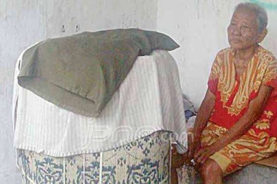 Tetty Moedjiati, Nenek yang Dulu Hidup Berkecukupan tapi Kini Tinggal di Pos Ronda - JPNN.COM