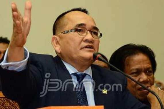 Ruhut Sitompul Ingatkan DPR Jangan Recoki Presiden - JPNN.COM
