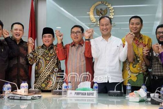 Bagaimana Kelanjutan Ribut Golkar di Senayan? Tunggu Kamis - JPNN.COM