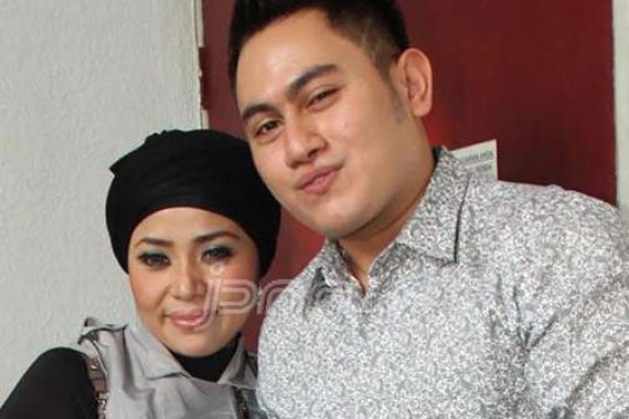 Nassar Gembira Digugat Cerai Muzdhalifah - JPNN.COM