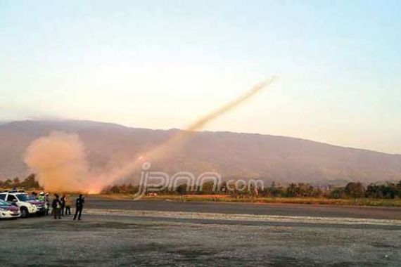 TNI Bombardir Markas Santoso dengan 80 Roket - JPNN.COM
