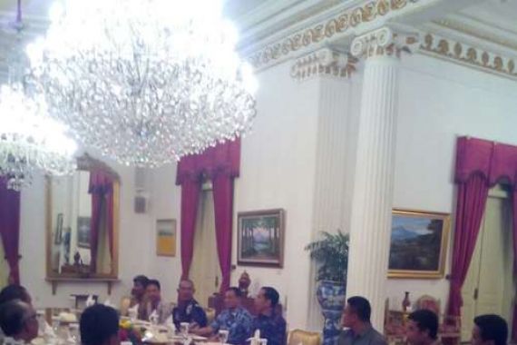 Nelayan dan Menteri Susi Berantem di Depan Jokowi - JPNN.COM