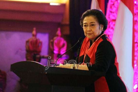 Megawati Khawatirkan Kelompok Oportunis Penyalip di Tikungan - JPNN.COM