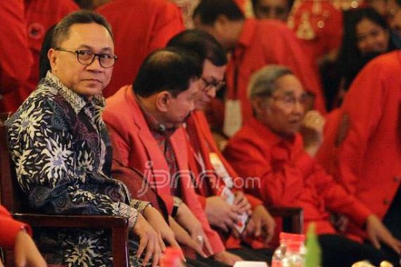 Zulkifli Hadiri Kongres PDIP, PAN Tetap di KMP - JPNN.COM