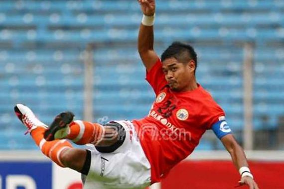 Gara-gara Kakinya Bengkak, Bebe Absen Lawan Persebaya - JPNN.COM