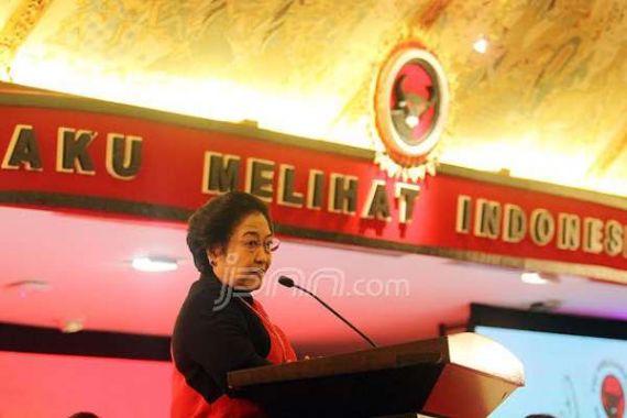 Megawati Jengkel sama Kader yang Mengadu Lalu Menangis - JPNN.COM