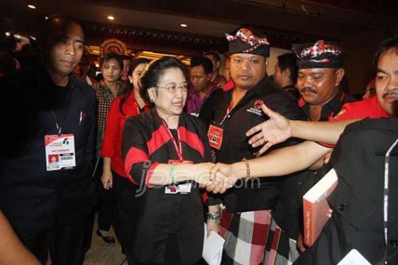 Mega Tutup Kongres IV PDIP dengan Penuh Canda - JPNN.COM