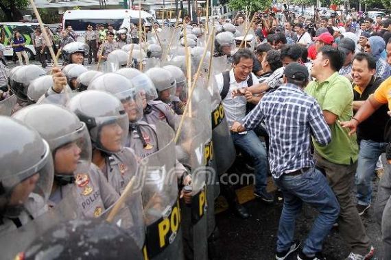 Seluruh Gedung DPRD Juga Akan Dijaga Polisi Parlemen - JPNN.COM
