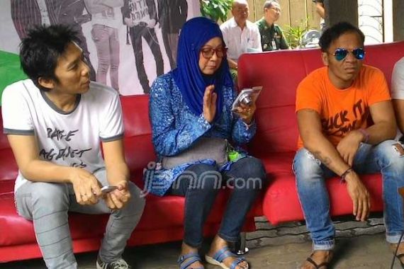 Pecandu dan Bandar Narkoba Datangi Slank untuk Diantar ke BNN - JPNN.COM