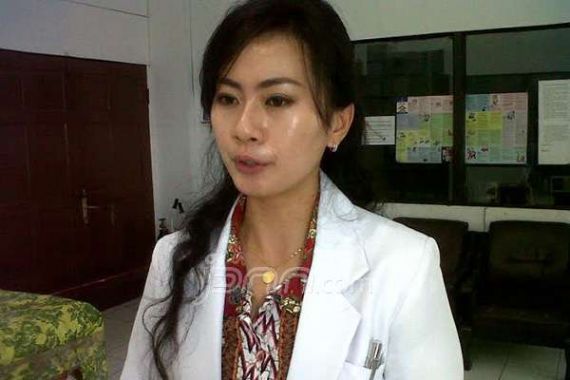 Dokter Cantik di Benjina Ini Rutin Urusi Nelayan Thailand Mabuk - JPNN.COM