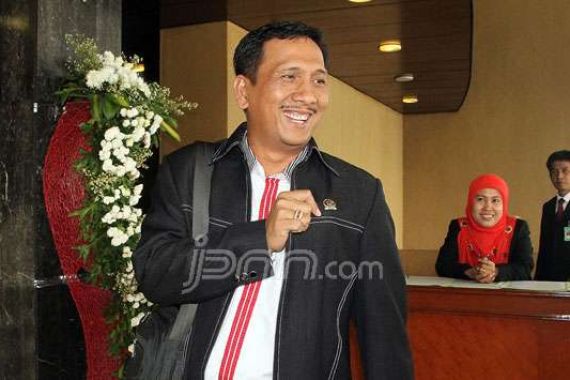 Pasek Sebut Syarif Hasan Hanya Bikin SBY Pusing - JPNN.COM