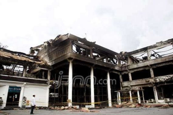 Kebakaran, Uang Rp 51 Miliar Masih di Brankas - JPNN.COM