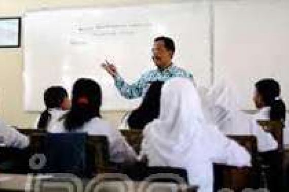 20 Ribu Guru di Kalteng Belum Berijazah S-1 - JPNN.COM