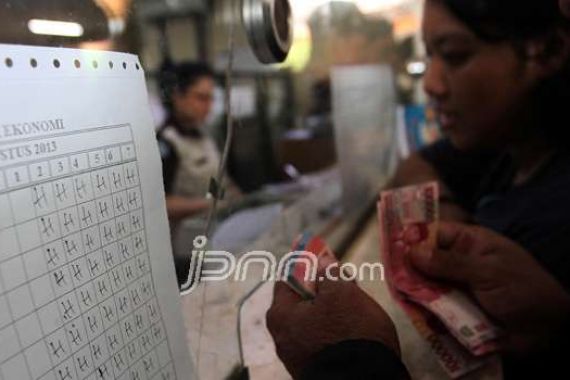 Penjualan Tiket KA Tambahan Lebaran Mulai Dijual Hari Ini - JPNN.COM