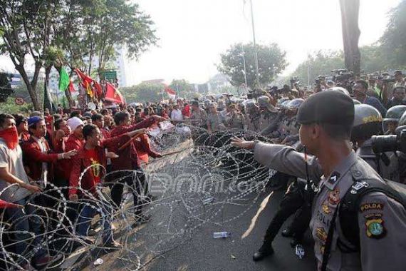 Mahasiswa Tuding Jokowi-JK Khianati Trisakti - JPNN.COM