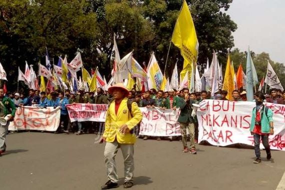 Jokowi Malah Tinggalkan Jakarta, Mahasiswa: Nggak Apa-Apa - JPNN.COM