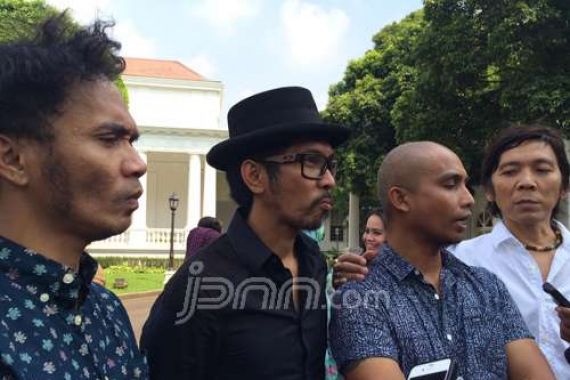 Slank Ngasih Hadiah, Jokowi Beri Petuah - JPNN.COM