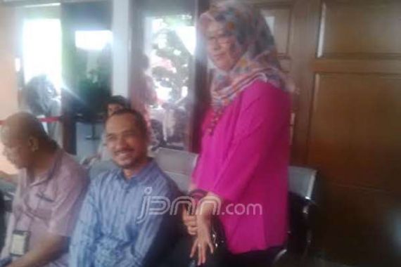 Diserbu Penggemar, Abraham Samad: Ha..Ha..Foto dengan Tersangka - JPNN.COM