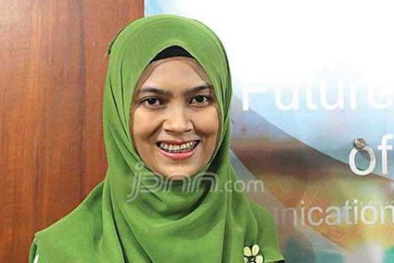 Interpreter Andalan Pemkot Surabaya Farah Andita Ramdhani - JPNN.COM