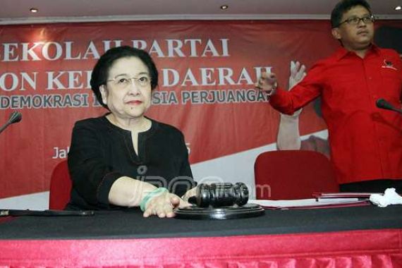 Mega Beber Alasan Pentingnya Sekolah Partai bagi Calon Kada - JPNN.COM