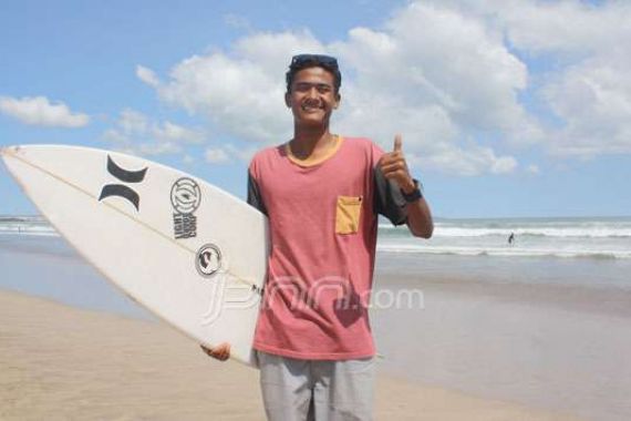 Raju Sena, Surfer Remaja Asal Bali yang Mulai Go International - JPNN.COM
