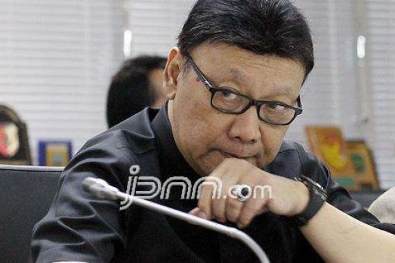 Gubernur Sumut dan Istri Muda jadi Tersangka, Ini Reaksi Menteri Tjahjo - JPNN.COM