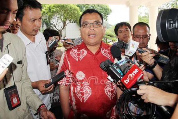 Denny Indrayana: Itu Bukan Korupsi, Itu Inovasi - JPNN.COM