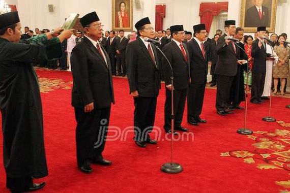 Hmmm... Ternyata Ini Alasan Jokowi Ganti Menteri - JPNN.COM