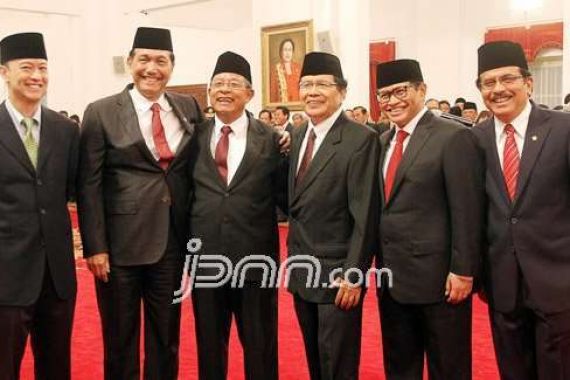 Jokowi Klaim 2,5 Bulan Lacak Rekam Jejak Menteri Baru - JPNN.COM