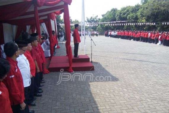 Heroik! Upacara HUT RI di Kantor DPP PDIP, Ini Penampakannya - JPNN.COM