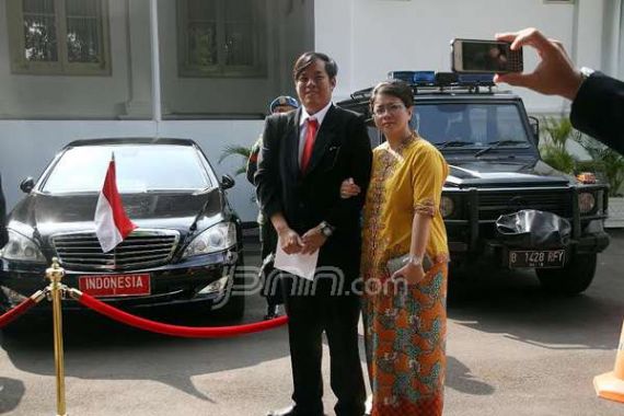 Serasa Dia yang Punya Mobil Dinas Jokowi... - JPNN.COM