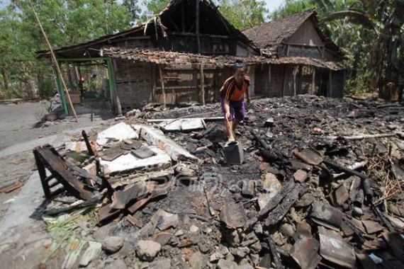 Tragis, Nenek 80 Tahun Tewas Terpanggang di Gubuk Bambunya - JPNN.COM