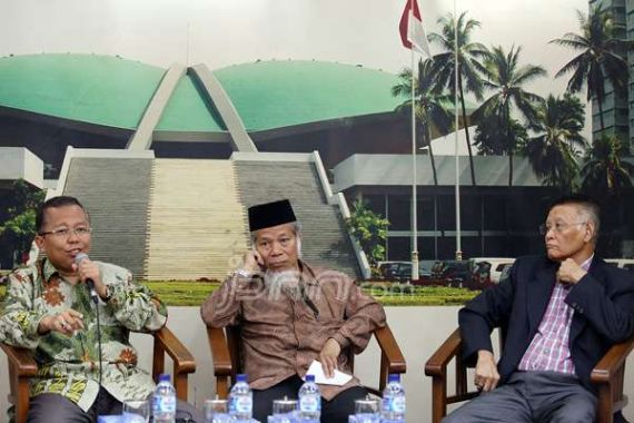 Hati-Hati Pak Jokowi, Pengadaan Kartu Sakti Rawan Korupsi - JPNN.COM
