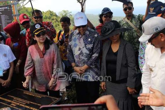 Senangnya Mbak Puan Disambut Warga Parigi Moutong dengan Senyuman - JPNN.COM