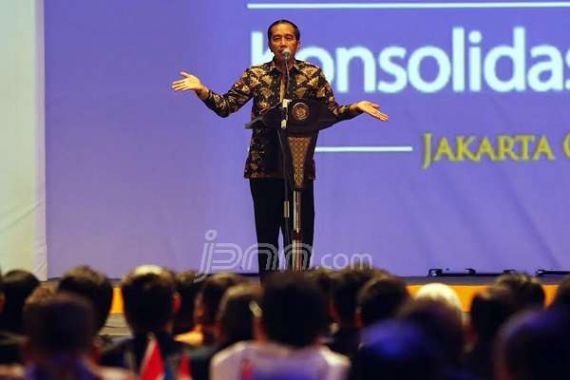 Jokowi Sindir Pejabat yang Pakai Jam Tangan Impor, Siapa ya? - JPNN.COM