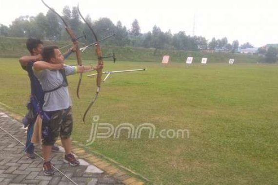 Duh... Latihan Atlet Panahan Riau Terkendala Lantaran Kabut Asap - JPNN.COM