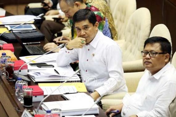 Menteri Yuddy Sarankan Honorer K2 Lobi Pemda - JPNN.COM