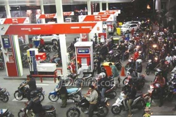 Hitungan KPBB, Harga Premium Rp 5.044 per Liter - JPNN.COM