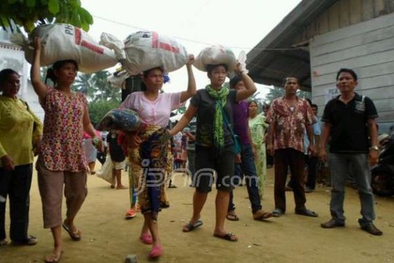 Ribuan Warga Mengungsi ke Tapanuli - JPNN.COM