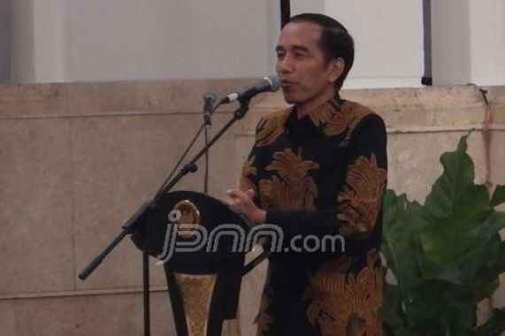 Jokowi: Ada yang Keliru dengan Manajemen Persepakbolaan Indonesia - JPNN.COM