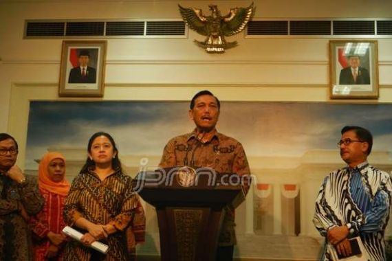 Presiden Jokowi Larang Luhut Panjaitan Ikut ke Amerika - JPNN.COM