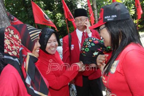 Bu Risma Diserang Permainan Politik - JPNN.COM