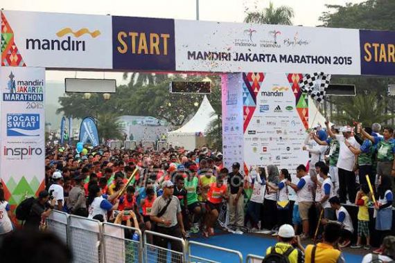 Triyaningsih Juara di Mandiri Jakarta Marathon 2015 - JPNN.COM