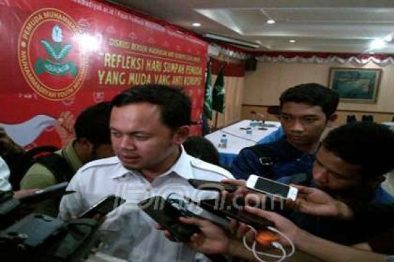 Nah Lho.. Wali Kota Bogor Pengin Nimpuk Pengamat Politik - JPNN.COM
